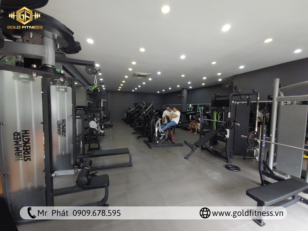nhân sự vận hành phòng gym.