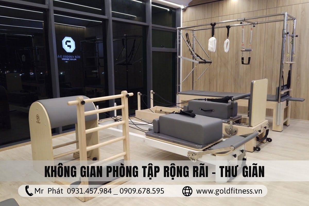 khu vực giãn cơ chuyên dụng trong phòng gym